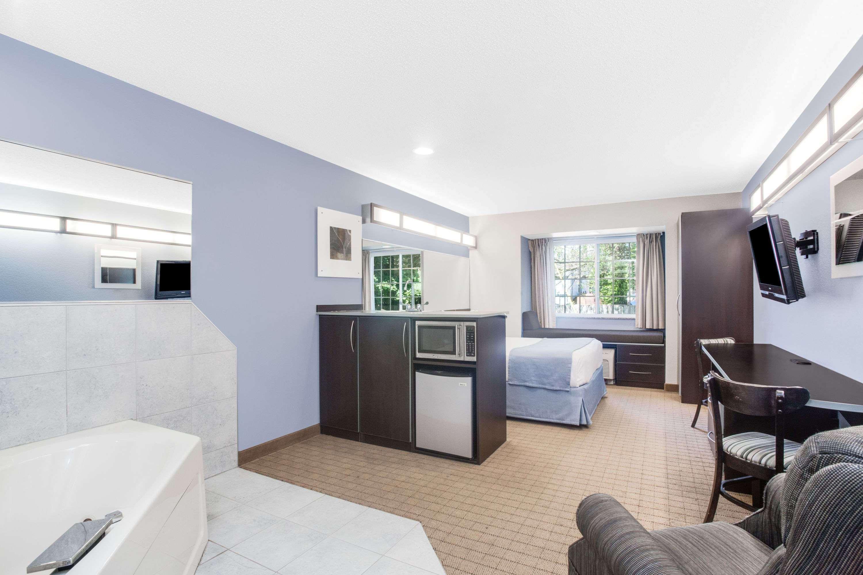 Microtel Inn & Suites באת' מראה חיצוני תמונה