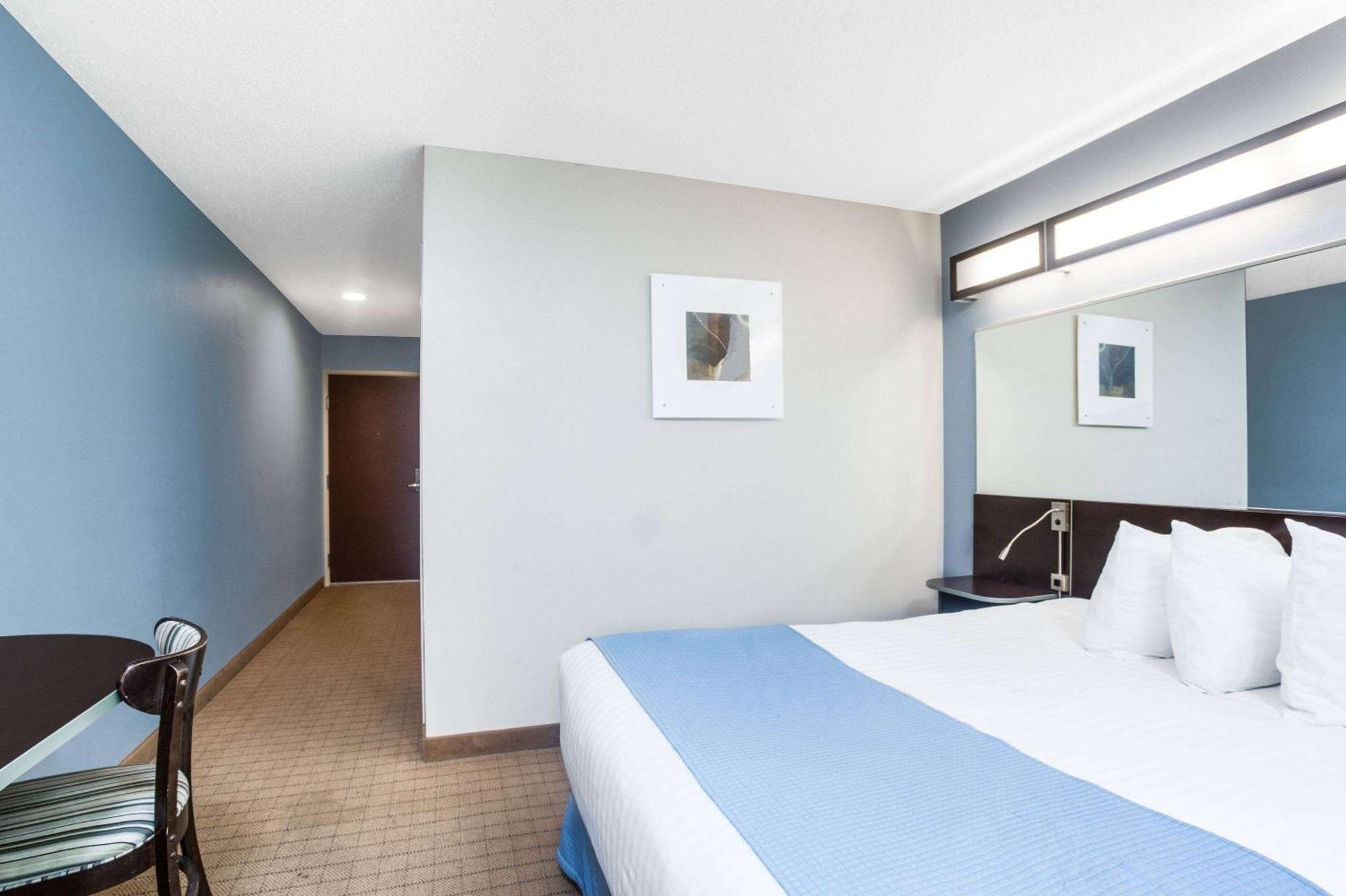 Microtel Inn & Suites באת' מראה חיצוני תמונה